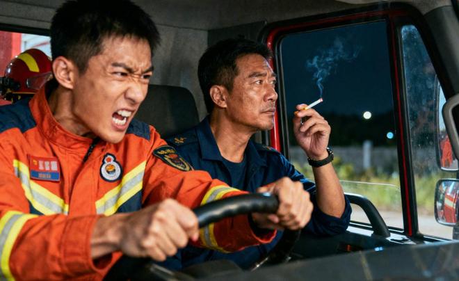 拒绝救援：“别救了他带了两个睡袋！”AG真人旗舰厅45岁教师爬山失联妻子(图3)